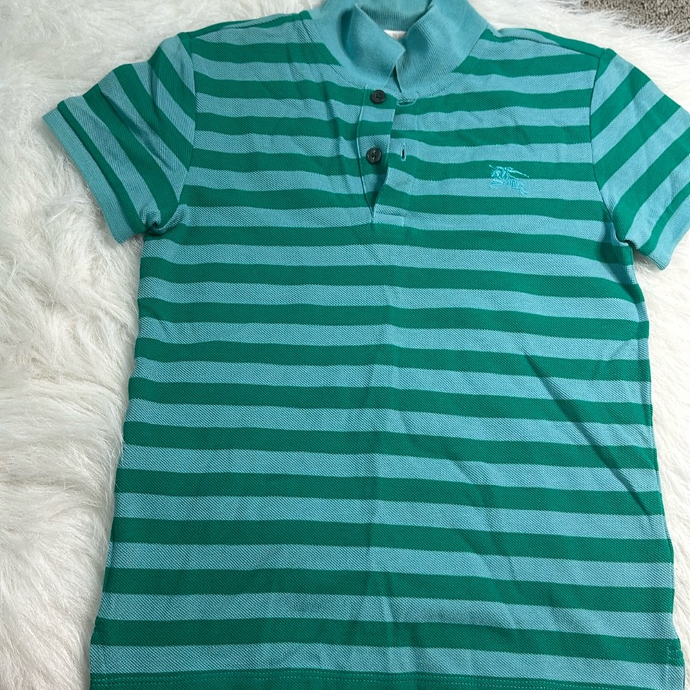 Boys Burberry polo shirt size 8 excellent condition.